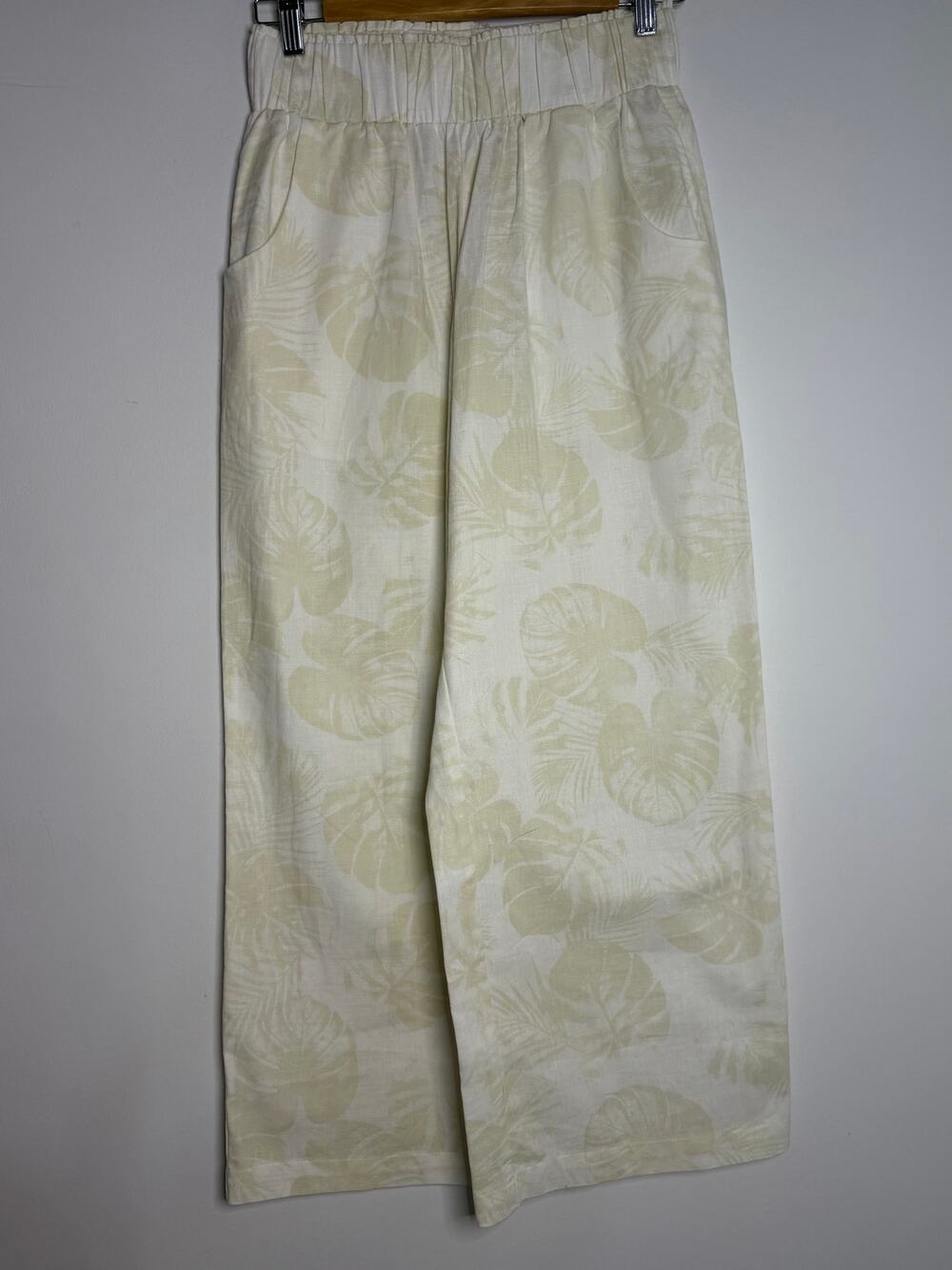 Kourt Tropical Pants Size Small